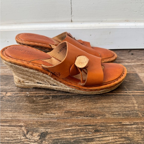 Born Drilles Wedge Sandals Brown 9M - Picture 2 of 9